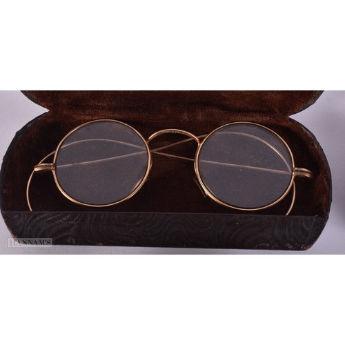 102 - Spectacles & Eyewear Antique / Vintage Inc Pince-Nez, Plated Job lot. (qty)