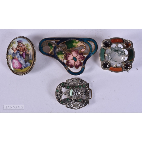 103 - Antique Collectable Trinkets Inc Ladies Vanity, Scent Bottle, Snuff Box. (qty)