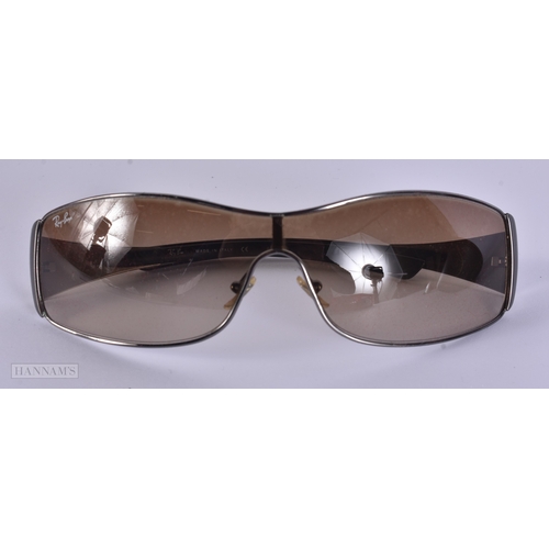 112 - Ray Bans Designer Sunglasses In Cases. (5)