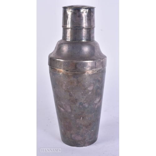12 - AN ART DECO SILVER PLATED GROSVENOR HOUSE COCKTAIL SHAKER. 21 cm high.