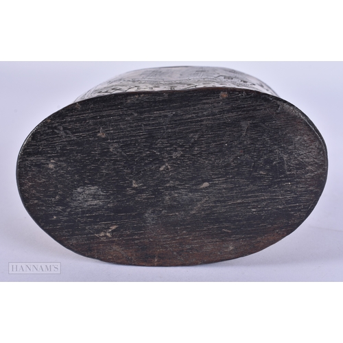 120 - A RARE EARLY 19TH CENTURY CONTINENTAL CARVED SCRIMSHAW HORN POWDER/PRIMING FLASK engraved with boats... 