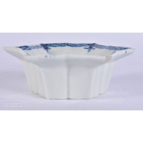22 - A RARE 18TH CENTURY WORCESTER BLUE AND WHITE PORCELAIN HEXAGONAL BOWL painted with flowers. 9 cm wid... 