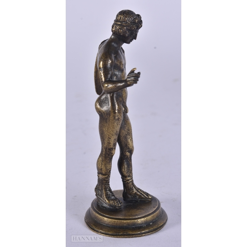 50 - A 19TH CENTURY EUROPEAN GRAND TOUR BRONZE FIGURE OF NARCISSUS. 11 cm high.