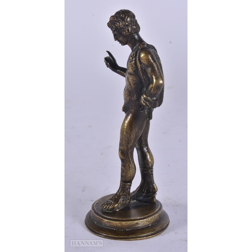 50 - A 19TH CENTURY EUROPEAN GRAND TOUR BRONZE FIGURE OF NARCISSUS. 11 cm high.
