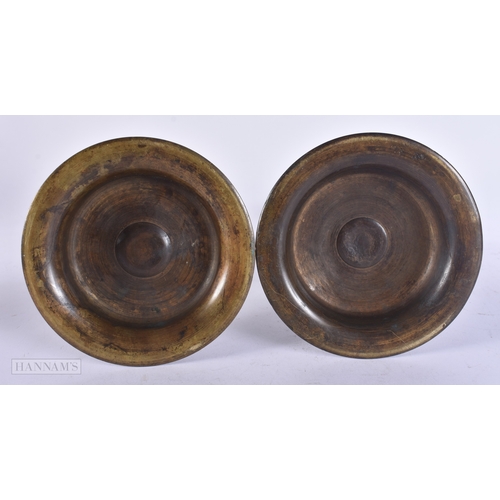 57 - Auguste Nicolas Cain (19th Century) Pair, Bronze bird candlesticks. 25 cm high.
