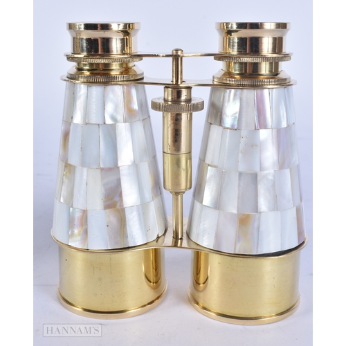 78 - A PAIR OF OVERSIZED MOTHER OF PEARL OPERA GLASSES. 14 cm x 10 cm extended.