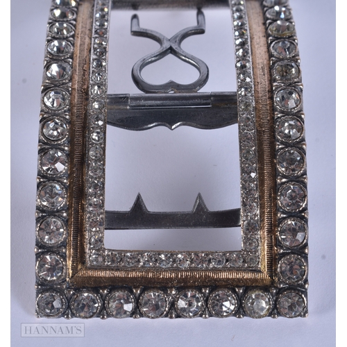 83 - A LOVELY EARLY 19TH CENTURY PASTE SET BELT BUCKLE within fitted leather case. 8.5 cm x 5.25 cm.