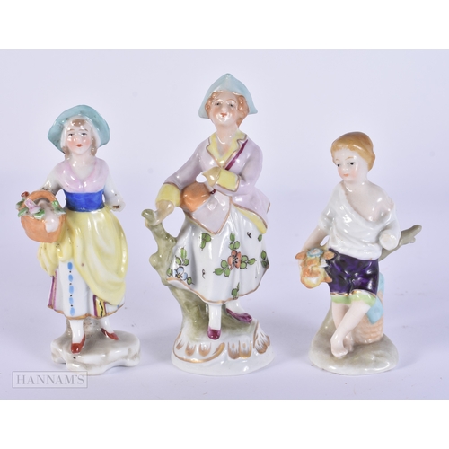 86 - A PAIR OF DRESDEN PLATES together with Continental figures etc. (qty)