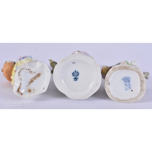 86 - A PAIR OF DRESDEN PLATES together with Continental figures etc. (qty)