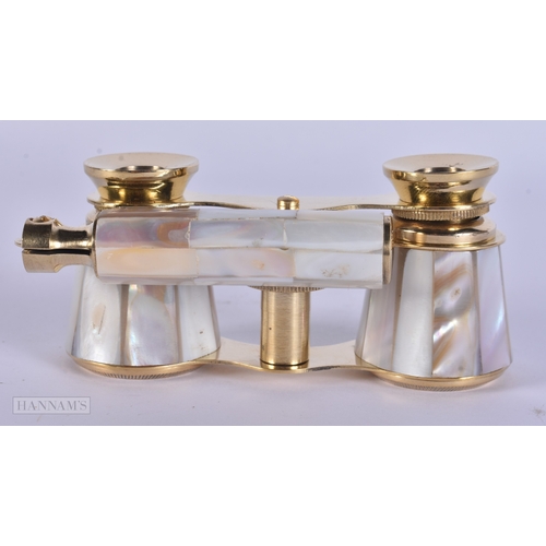 90 - A PAIR OF MOTHER OF PEARL OPERA GLASSES. 18cm extended.