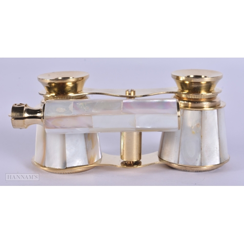 95 - A PAIR OF MOTHER OF PEARL OPERA GLASSES. 18cm extended.