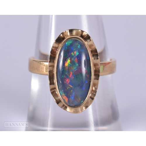 1139 - 9ct gold vintage opal triplet cocktail ring.  Size N (3.7g)