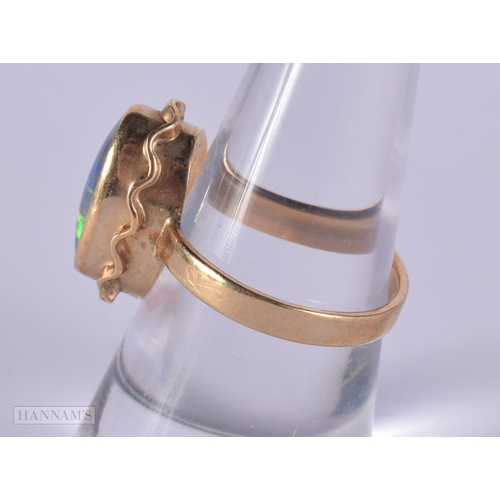 1139 - 9ct gold vintage opal triplet cocktail ring.  Size N (3.7g)
