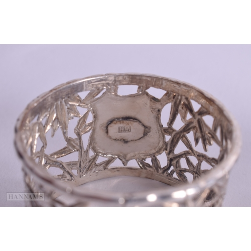 1165 - Pair of .900 Silver Wang Hing Chinese Export Napkin Rings 52g. 4.25 cm wide.