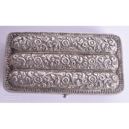 1187 - .930 silver scrolling leaf cigar case 184g. 12.5 cm x 6.75 cm.