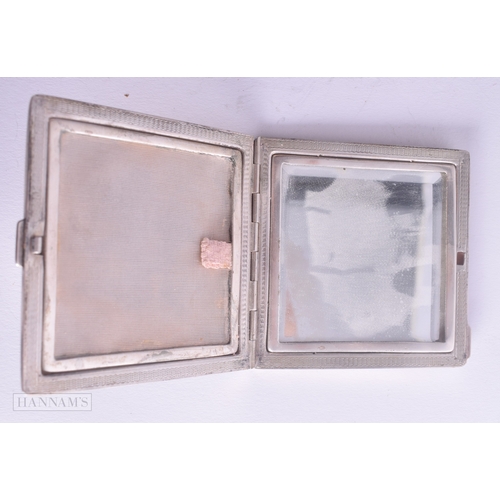 1190 - .925 sterling silver ladies vanity compact 112g. 7.5 cm square.