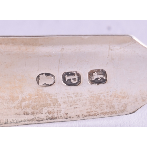 1209 - 3 x .925 sterling silver Georgian sugar tongs 117g. 14.75 cm long. (3)