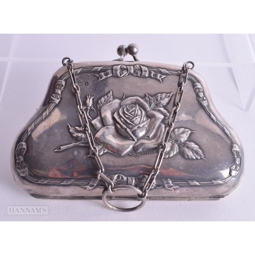 1217 - Antique 1918 Birmingham Sterling Silver Rose Detailed Coin Purse / Bag (88g). 11.75 cm x 9.25 cm.