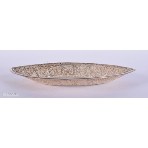 1291 - .950 silver filigree pin / trinket dish 94g. 15.5 cm x 9.75 cm.