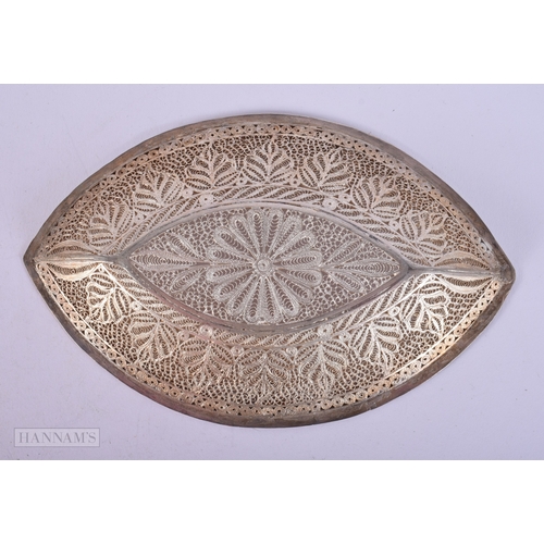 1291 - .950 silver filigree pin / trinket dish 94g. 15.5 cm x 9.75 cm.