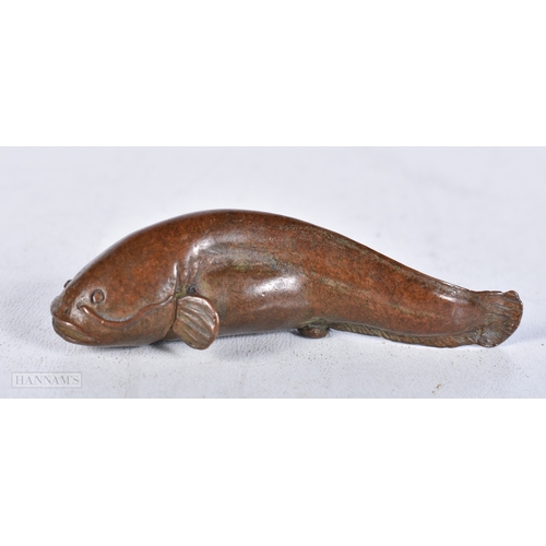 3013 - A Japanese bronze Lungfish 6 cm.