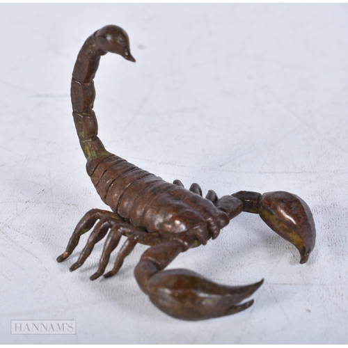 3014 - A Japanese bronze Scorpion 5.5 cm