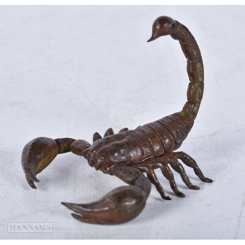 3014 - A Japanese bronze Scorpion 5.5 cm