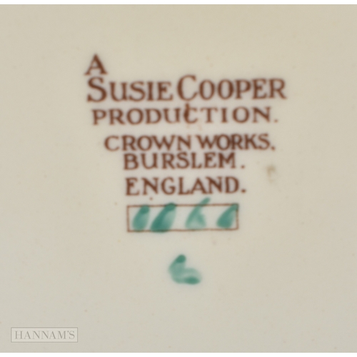 3026 - A Susie Cooper tea service 13cm (28)