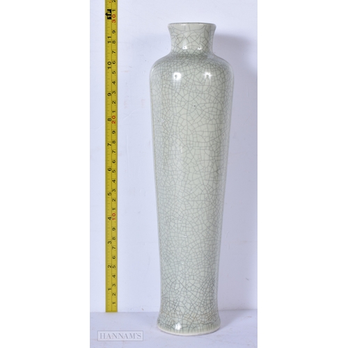 3053 - A Chinese porcelain Celadon crackle glaze vase 30cm