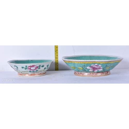 3058 - Two Chinese porcelain petal shaped edged bowls 6 x 21cm (2).