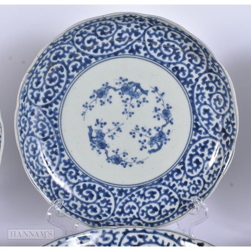 305 - A SET OF TEN 19TH CENTURY JAPANESE MEIJI PERIOD BLUE AND WHITE PLATES painted with flowers. 18 cm wi... 