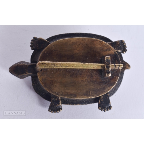 334 - AN ANTIQUE CHINESE BRONZE TORTOISE LOCK. 7 cm wide.