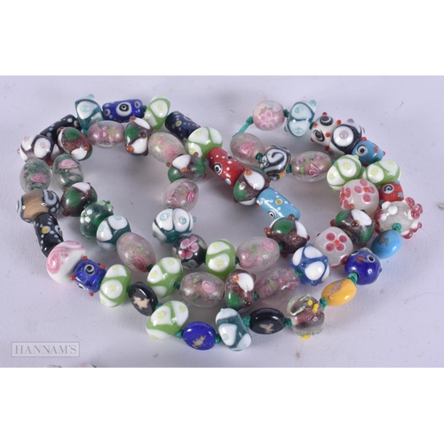 336 - BEAD NECKLACES. 372 grams. 75 cm long.(2)
