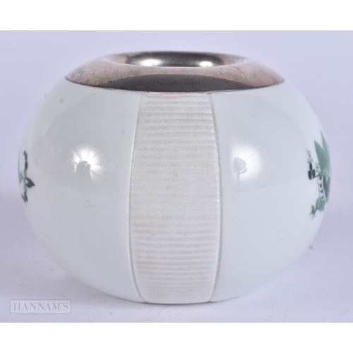 354 - A MEISSEN GERMAN PORCELAIN SILVER MOUNTED ASHTRAY. 7.5 cm wide.