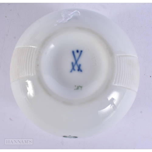 354 - A MEISSEN GERMAN PORCELAIN SILVER MOUNTED ASHTRAY. 7.5 cm wide.