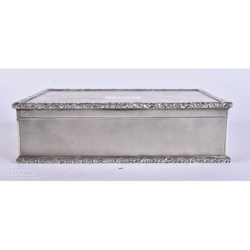 464 - A FINE ANTIQUE ENGINE TURNED CIGARETTE BOX. 1012 grams overall. 18 cm x 13 cm.