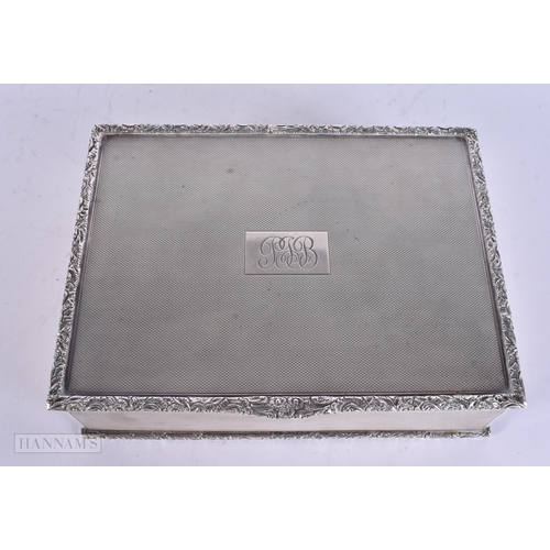 464 - A FINE ANTIQUE ENGINE TURNED CIGARETTE BOX. 1012 grams overall. 18 cm x 13 cm.
