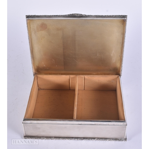 464 - A FINE ANTIQUE ENGINE TURNED CIGARETTE BOX. 1012 grams overall. 18 cm x 13 cm.