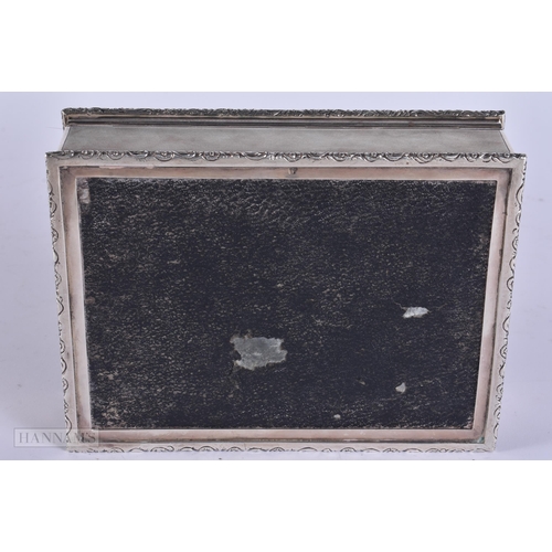 464 - A FINE ANTIQUE ENGINE TURNED CIGARETTE BOX. 1012 grams overall. 18 cm x 13 cm.