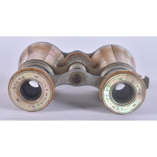 508 - A PAIR OF MOTHER OF PEARL OPERA GLASSES. 10 cm x 8 cm.