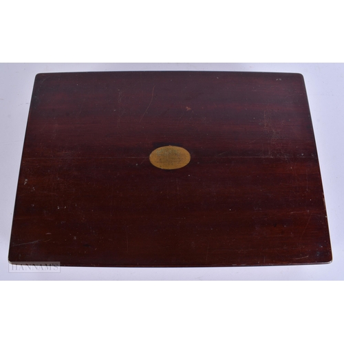 890 - A CANTEEN OF SILVER HANDLED AND BLADED CUTLERY. 1170 grams. Box 38 cm x 26 cm.