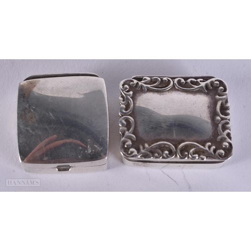 891 - TWO MINIATURE SILVER BOXES. 16 grams. 5 cm x 3 cm. (2)