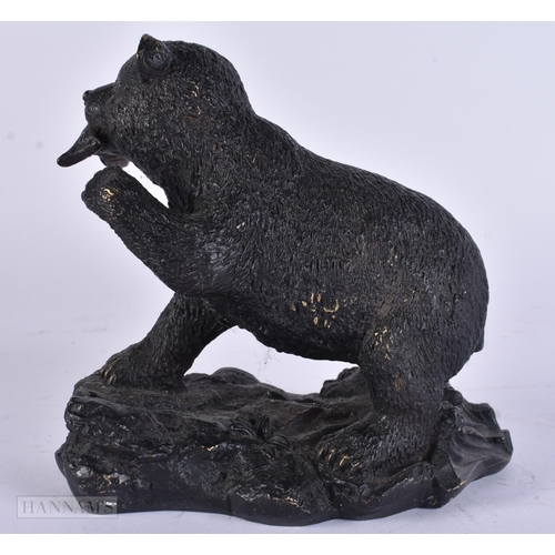 901 - A CONTINENTAL BRONZE BEAR. 14 cm x 14 cm.