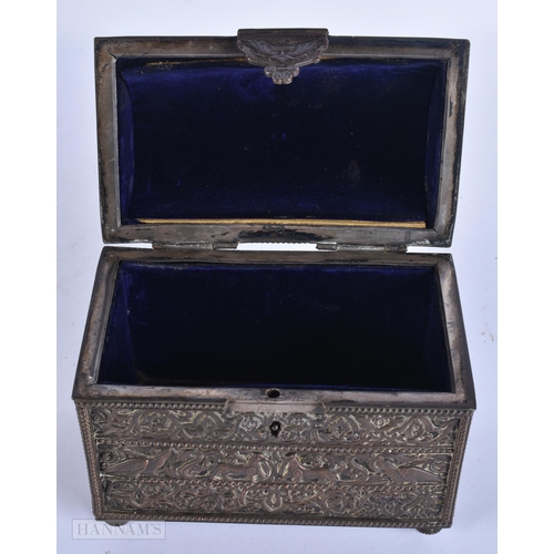 929 - AN 18TH/19TH CENTURY EUROPEAN BRONZE CASKET. 15 cm x 12 cm.