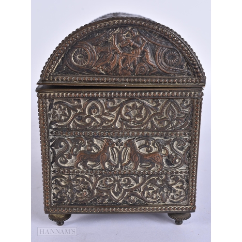 929 - AN 18TH/19TH CENTURY EUROPEAN BRONZE CASKET. 15 cm x 12 cm.