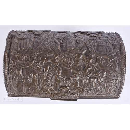929 - AN 18TH/19TH CENTURY EUROPEAN BRONZE CASKET. 15 cm x 12 cm.