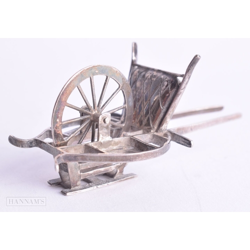 778 - AN ANTIQUE CHINESE MODEL. 13.6 grams. 3 cm x 6.5 cm.