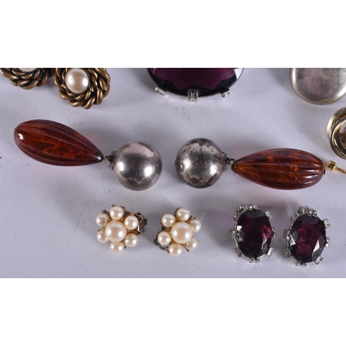 247 - ASSORTED JEWELLERY. (qty)