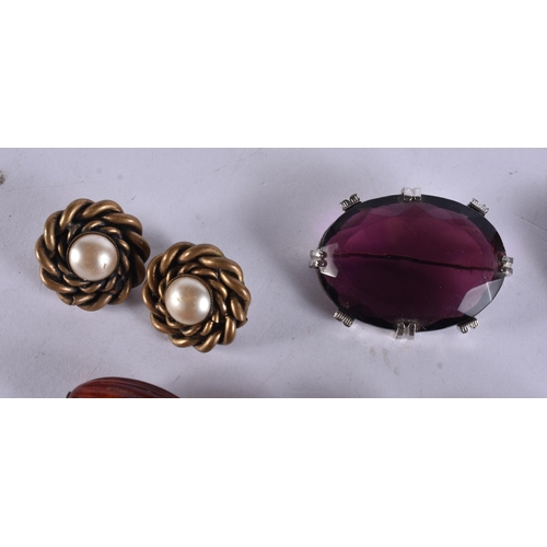 247 - ASSORTED JEWELLERY. (qty)