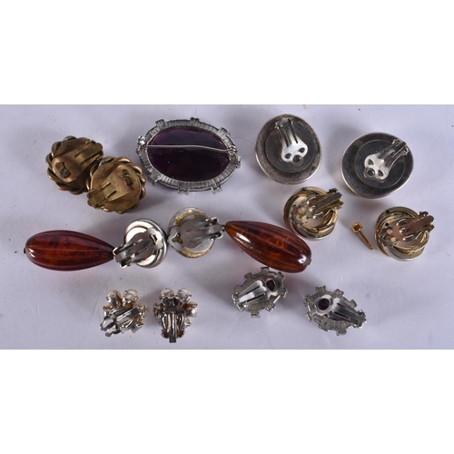 247 - ASSORTED JEWELLERY. (qty)